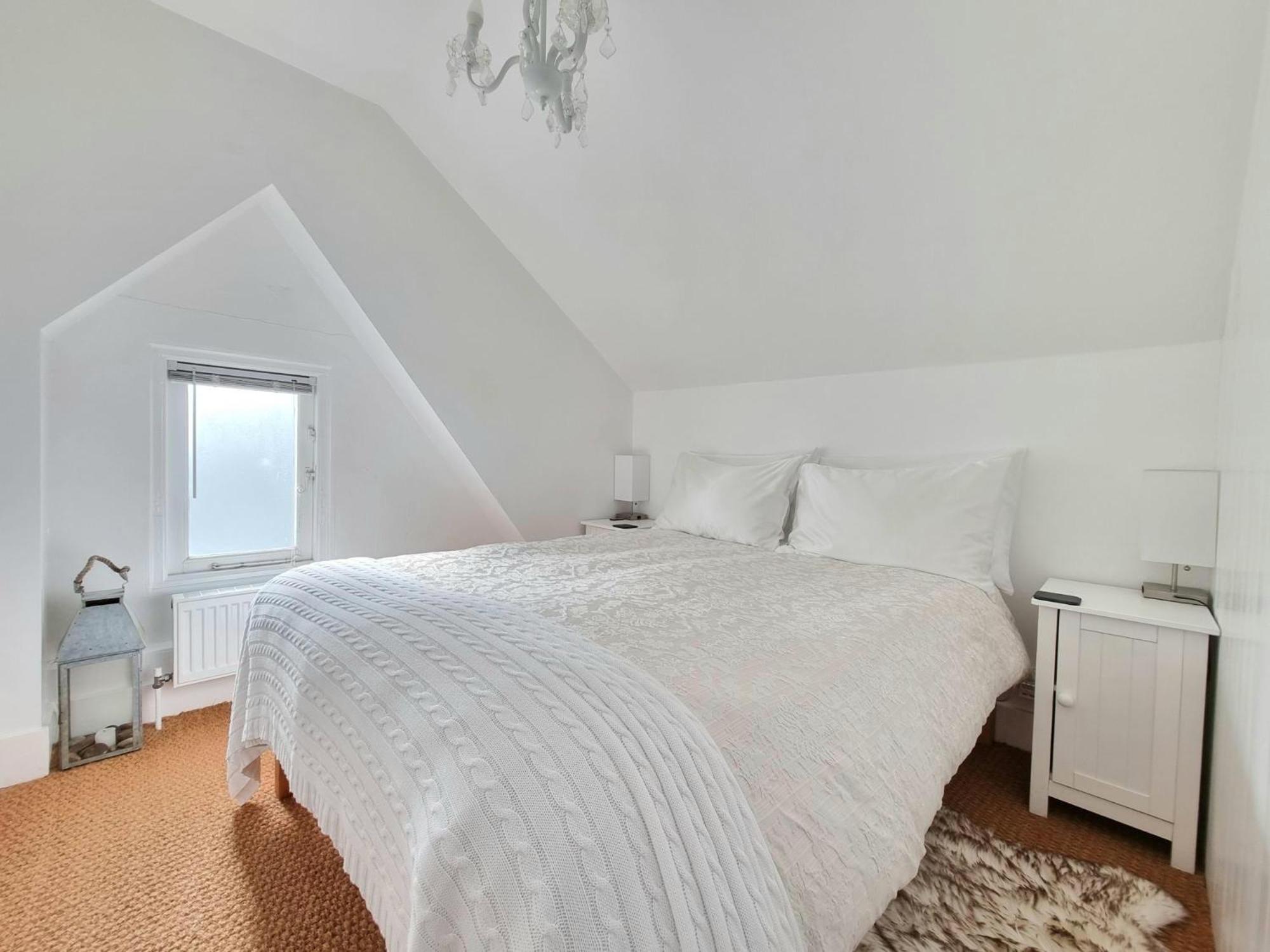 West Hill Retreat Seaview Balcony Chic Loft Studio & Free Parking Hastings Extérieur photo