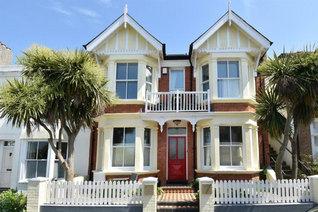 West Hill Retreat Seaview Balcony Chic Loft Studio & Free Parking Hastings Extérieur photo